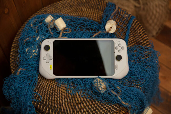 La Logitech G Cloud llega a España: precio y disponibilidad oficiales de la consola para jugar en la nube