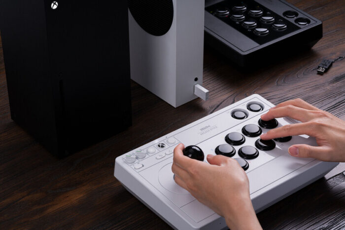 El nuevo Arcade Stick de 8Bitdo tiene licencia de Xbox y nles permite jugar de manera inalambrica con estilo retro